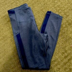 Athleta XS ultimate stash pocket 7/8 leggings